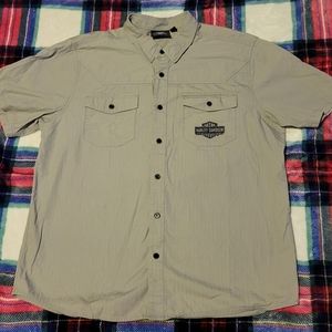 Harley Davidson Button Down Shirt . Colors are grey and black . In size 2XL